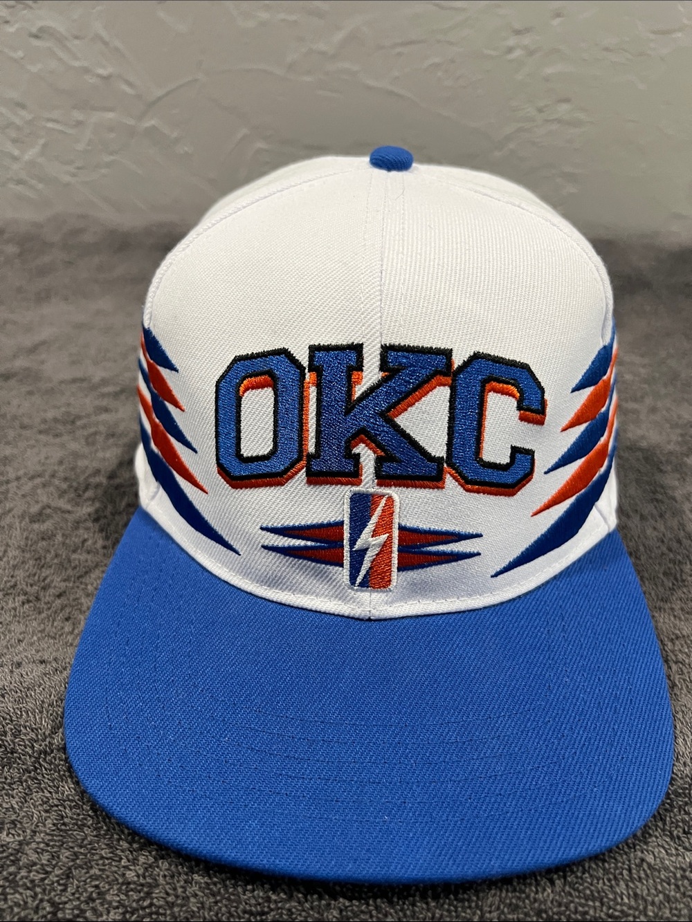 🔥🏀 OKLAHOMA CITY THUNDER NBA OKC Diamond Throwback Snapback Hat Cap - Worn once